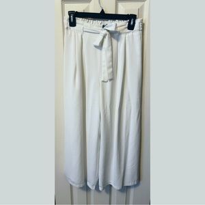 Sleek white pants for any occasion